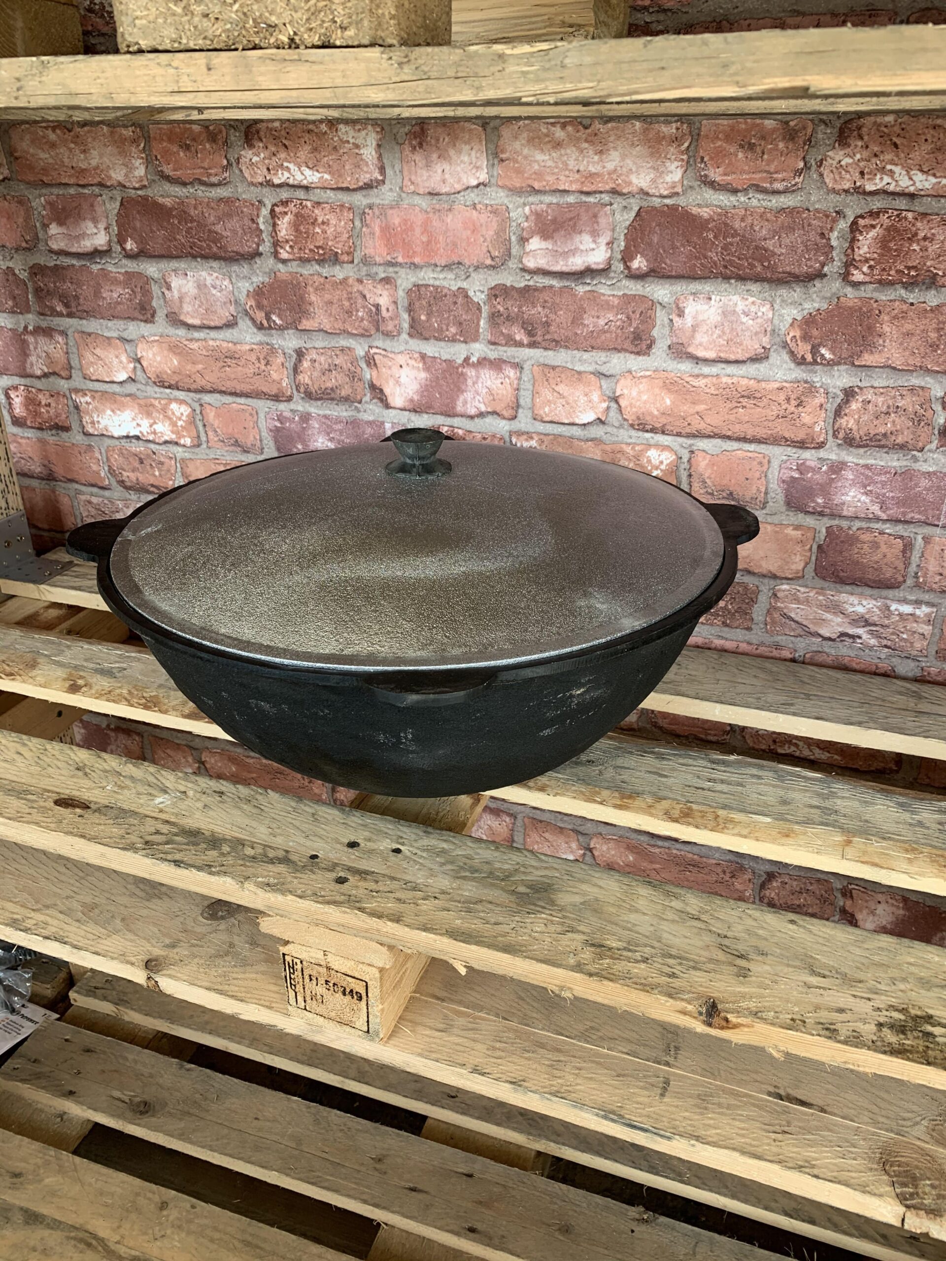 KAZAN Cast iron pot 16 Litre